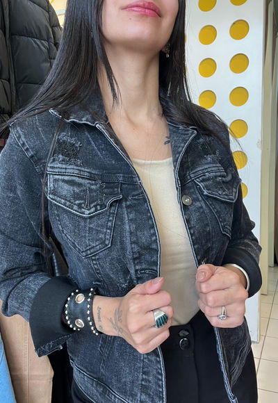 Campera de jeans elastizada 
