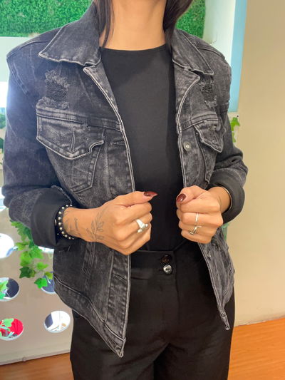 Campera de jeans elastizada 