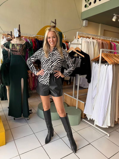 Short eco cuero 