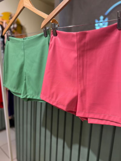 Short cuerina básico 