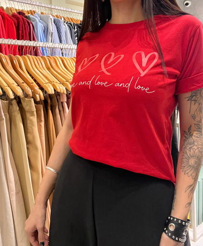 Remera crop love and love 