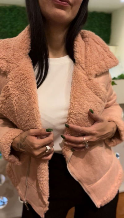Campera Gamulan con corderito y cierre al costado 