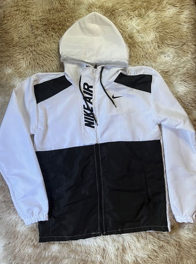CAMPERA ROMPE VIENTO