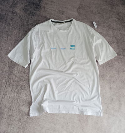 REMERA OVER NOBODY