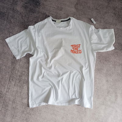 REMERA OVER TRUST