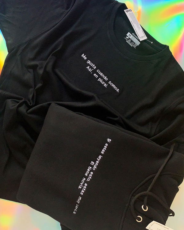 REMERA FRASE BORDADA