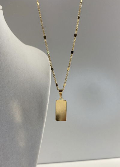 collar plaquita rectangular 