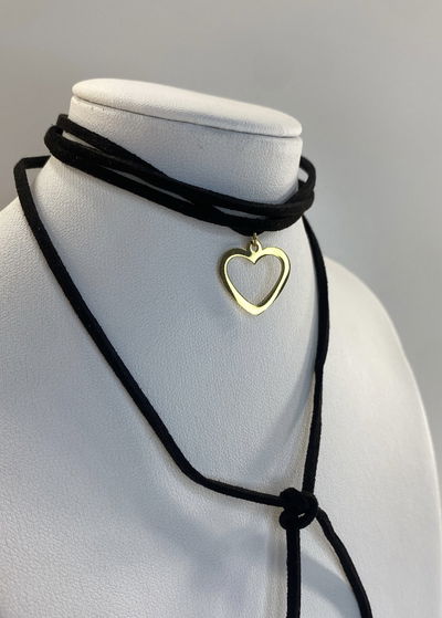 collar gamuza corazón gold