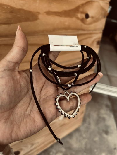 Choker/ Lazo multiuso con corazon.