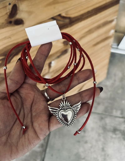 Choker/ Lazo multiuso rojo con corazon.