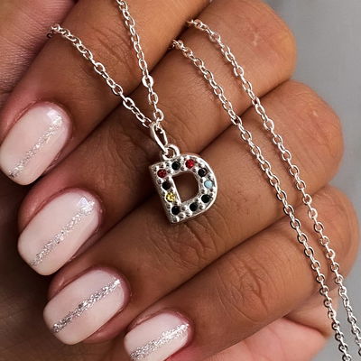Collar con iniciales