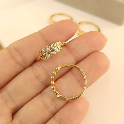 Anillo Hojas brillosas.