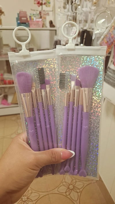 Brochas por 5U.