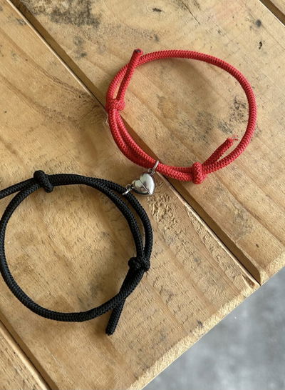 Pulseras imantadas para compartir