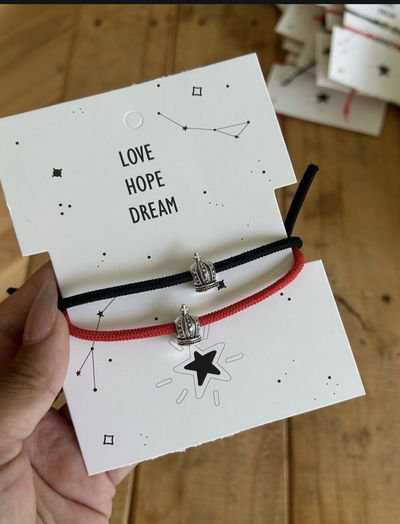 Pulseras para compartir.