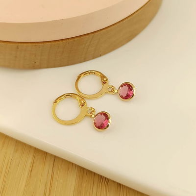 Argollitas con cubic rosa.