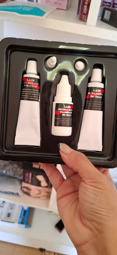 Kit para laminado de cejas