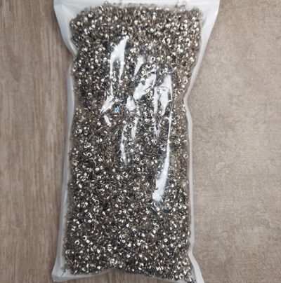 Tapanudos de metal 250g
