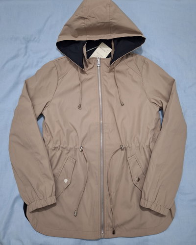 Campera reversible impermeable con capucha