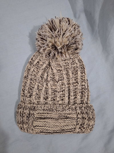 Gorro de lana con piel