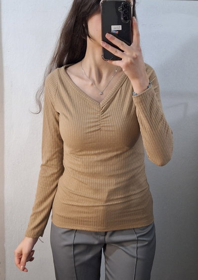 Remera Clover *Camel*