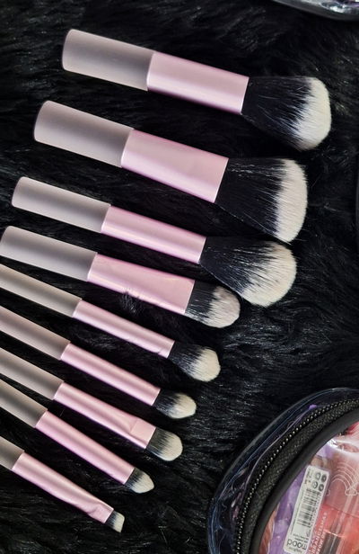 Set de 9 Mini Brochas de Maquillaje Travel