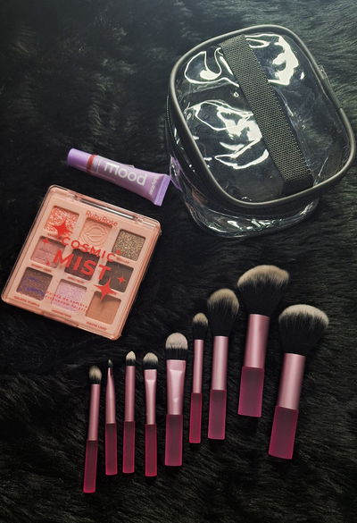 Set de Maquillaje + Neceser. Ideal regalo 🎁 