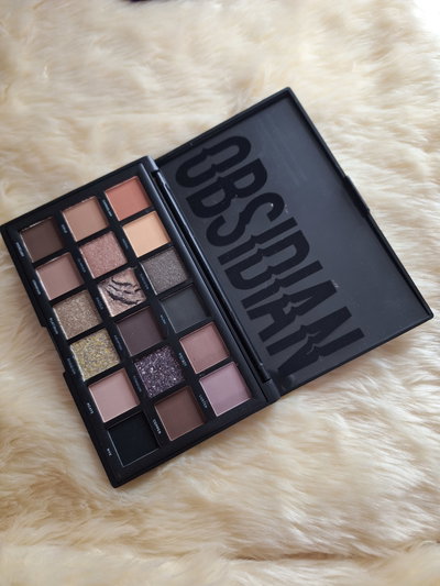 Paleta de Sombras Precious Obsidian Ruby Rose