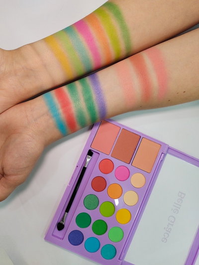 Paleta de Sombras y Rubores Belle Grace 