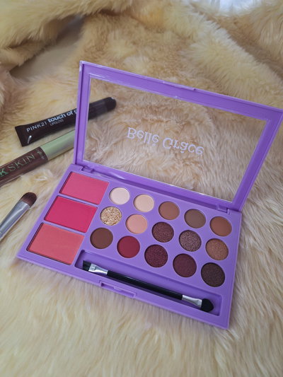 Paleta de Sombras y Rubores Belle Grace 