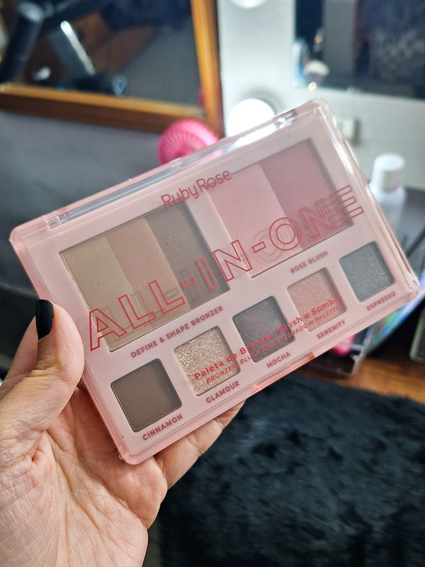 Paleta de Sombras+Rubor+Bronzer All In One by Ruby Rose 
