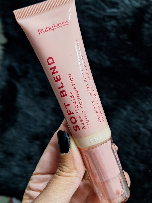 Soft blend base liquida by Ruby Rose