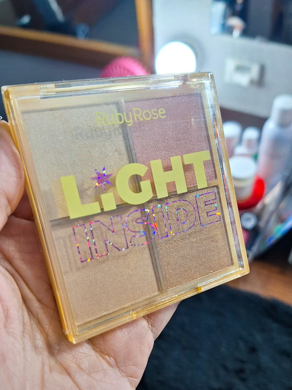 Paleta de Iluminadores Glow Light Inside by Ruby Rose