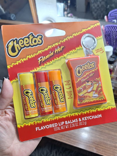 Balsamos de Cheetos con llavero