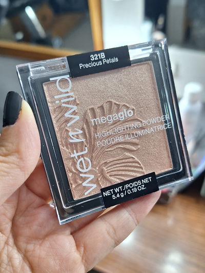 Iluminador Highlighting Powder Megaglo by Wet n Wild Precious Petals