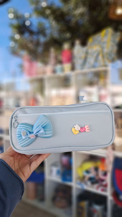 Cartuchera con moño