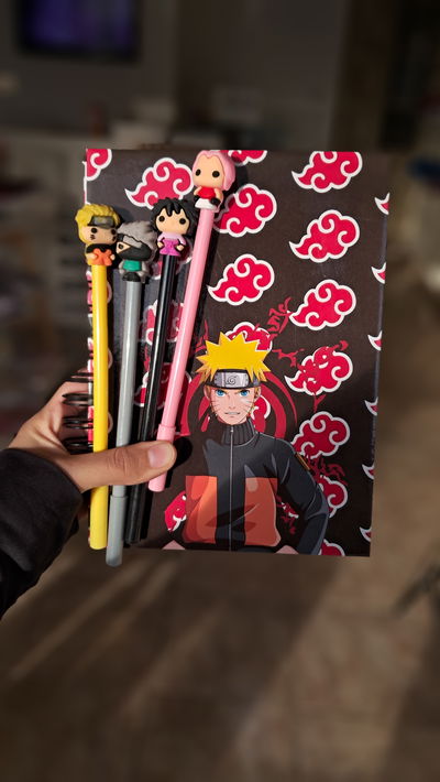 Cuaderno + 4lapiceras naruto