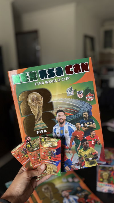 Álbum + 3 figuritas mundial 