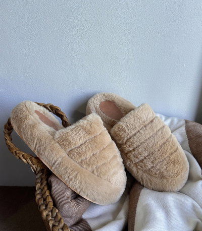 Piel nude pantuflas 