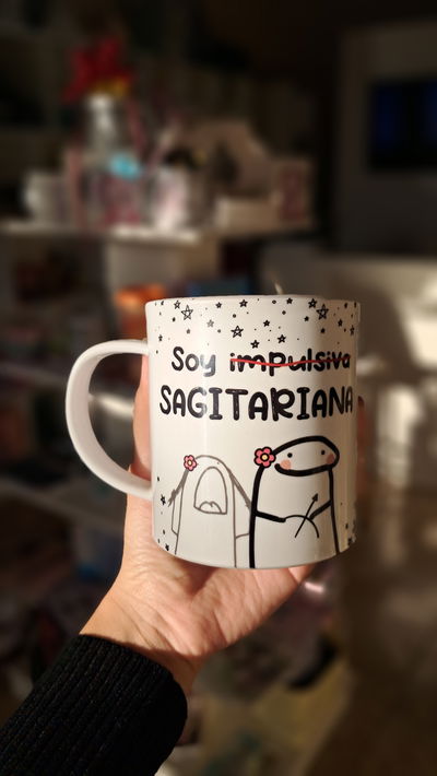 Taza sagitariana-plastico