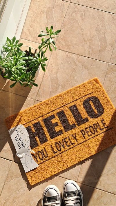 Alfombra hello