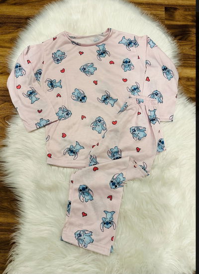Pijama stitch corazones