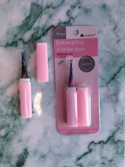 Pinza Depilatoria con Estuche
