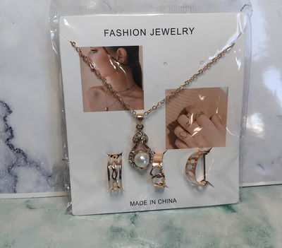 Collar + 3 anillos 