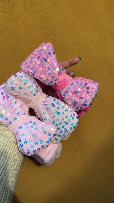 Vincha skin con lentejuelas en moño