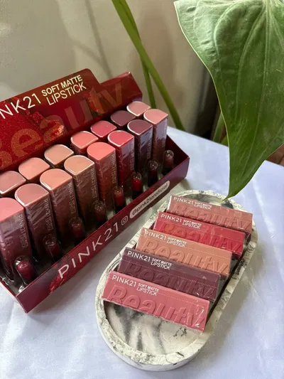 Labial barra Soft lipstick - Pink21 (MEDIA CAJA/CAJA ENTERA)