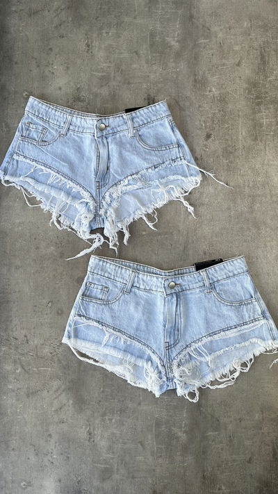Short de jeans con detalles 