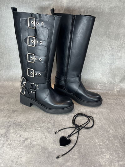 BOTAS BIKER CON HEBILLAS 