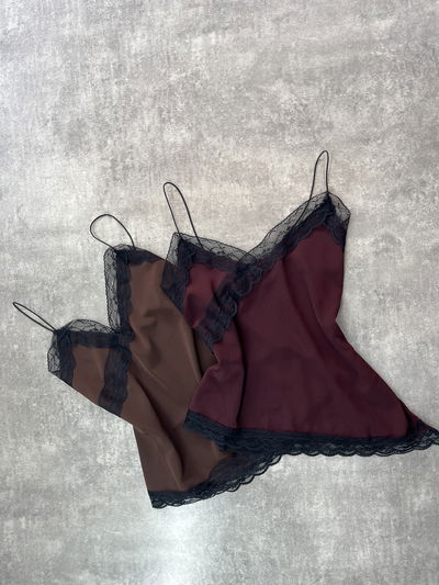 Blusas pico y encaje