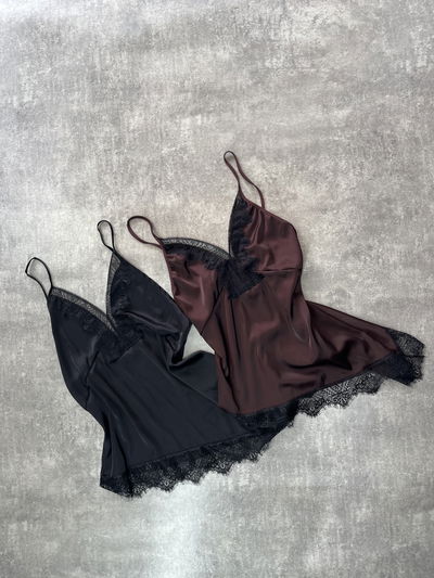 Blusas satén pico y puntillas 